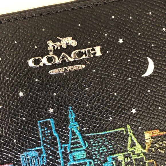 SOLD Coach Accordion Zip Wallet With Skyline Print - Picture 5 of 8